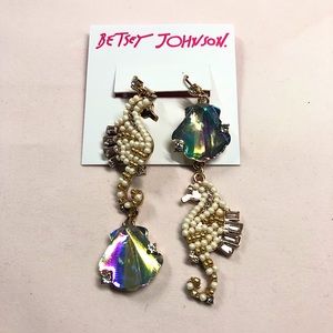 NWT Betsey Johnson Surfmaid Seahorse Drop Earrings